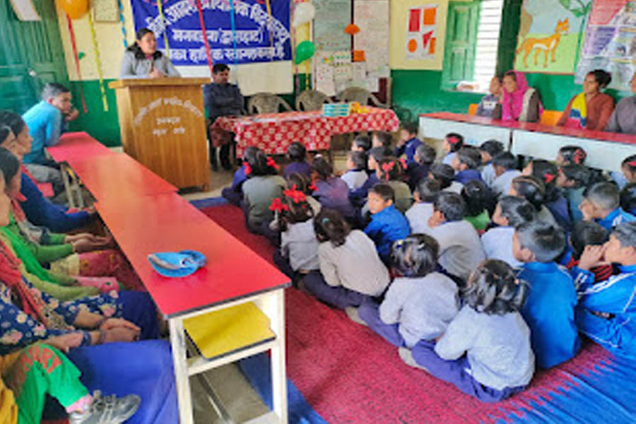 Entrance festival program organized in Government Adarsh Primary School Manbajuna of Sankul Dwaras
