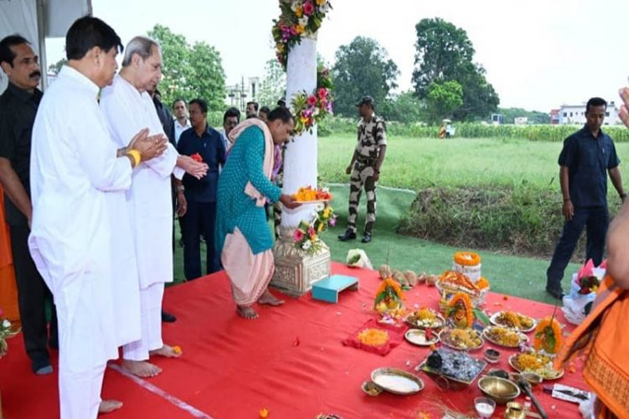 CM Naveen Patnaik did ‘Akhi Muthi Anukula’ on Akshaya Tritiya, launched many programs