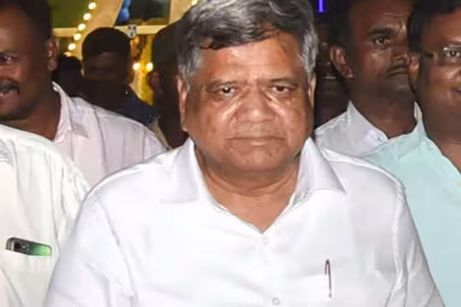 Karnataka polls: BJP’s Jagadish Shettar meets Nadda