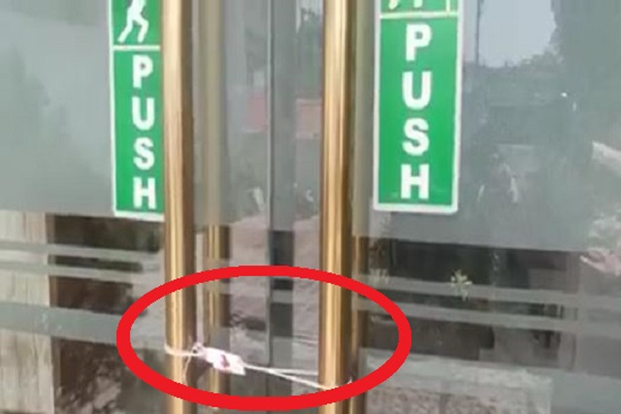 Girl accused of rape, CMC sealed the hotel