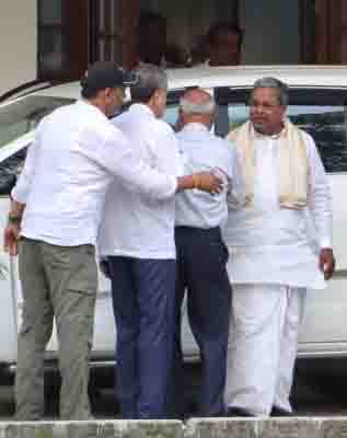 Glad that Siddaramaiah is becoming CM: Mahadevappa