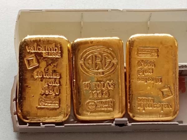 Gold bars worth $2.33 million seized at Dhaka airport