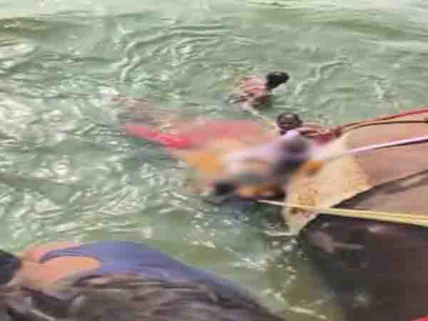 Four killed, many missing due to boat capsize
