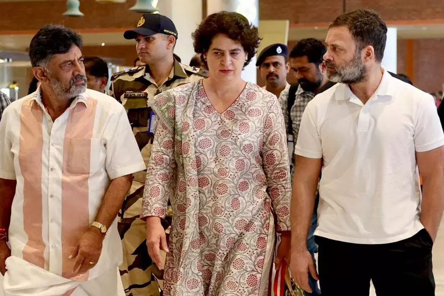 Rahul and Priyanka Gandhi reached Karnataka