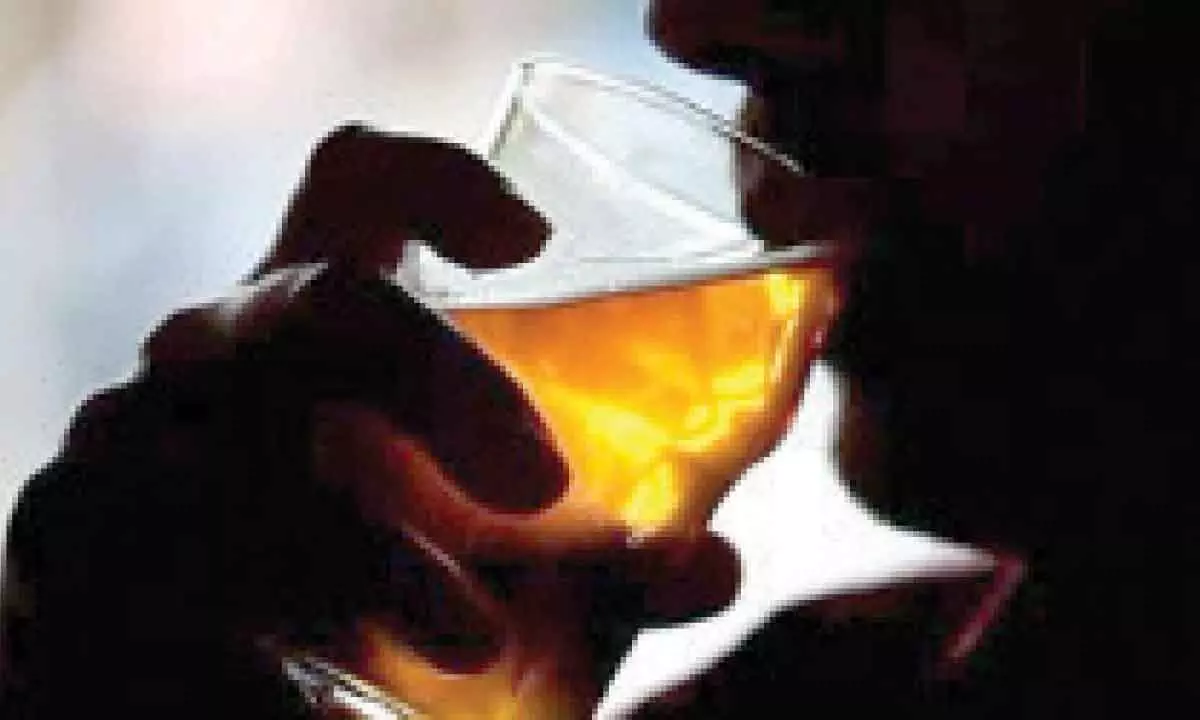 4 die after drinking spurious liquor, 12 hospitalized