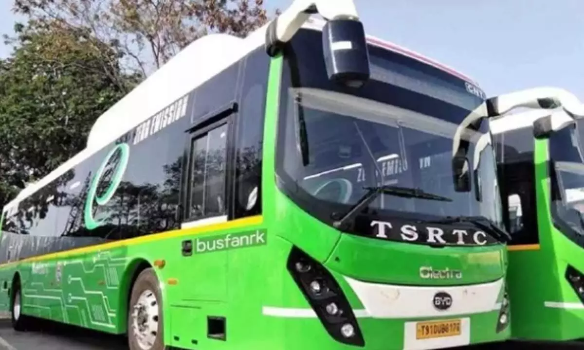 TSRTC to provide snack boxes for AC bus passengers