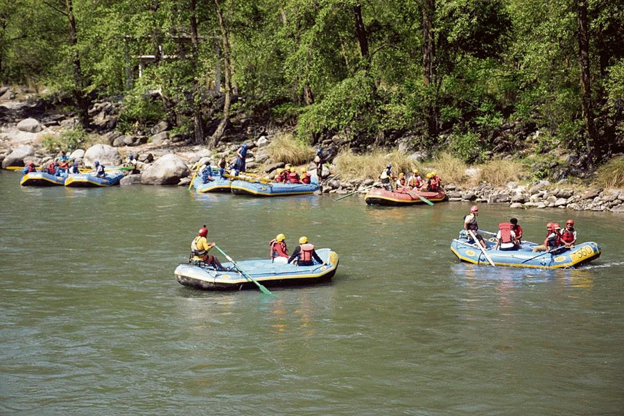 Pune tourist killed as raft capsizes in Beas