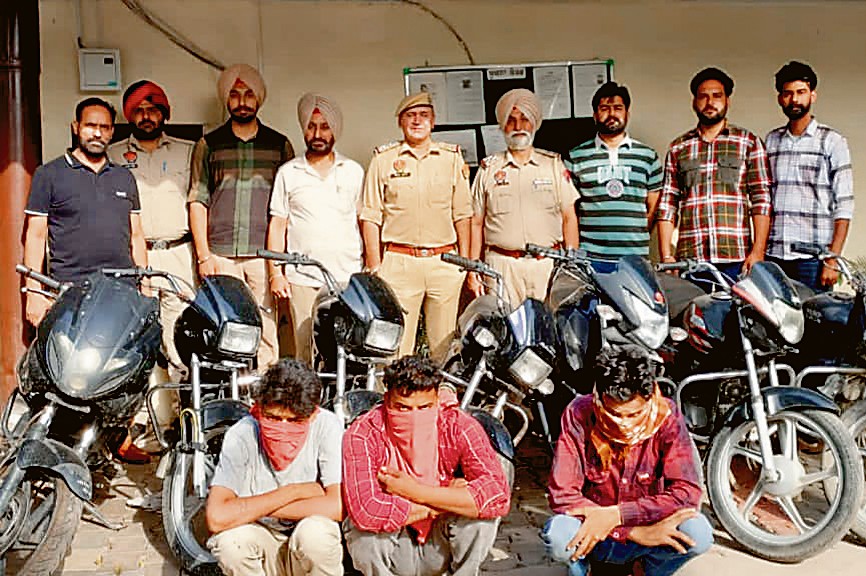 Vehicle thief gang busted, three arrested