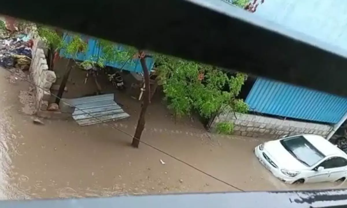 Heavy rain throws life out of gear in Rangareddy