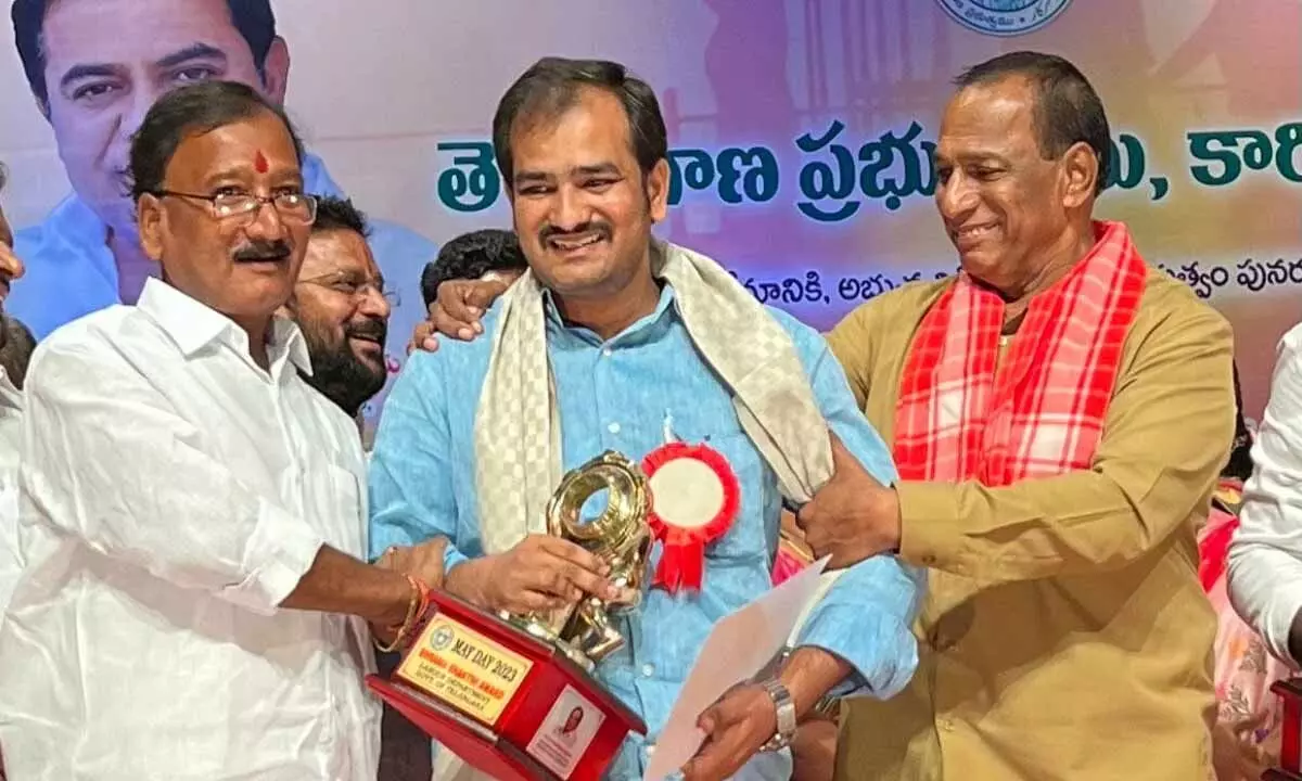 Malla Reddy presented Shram Shakti Puraskar on Labor Day