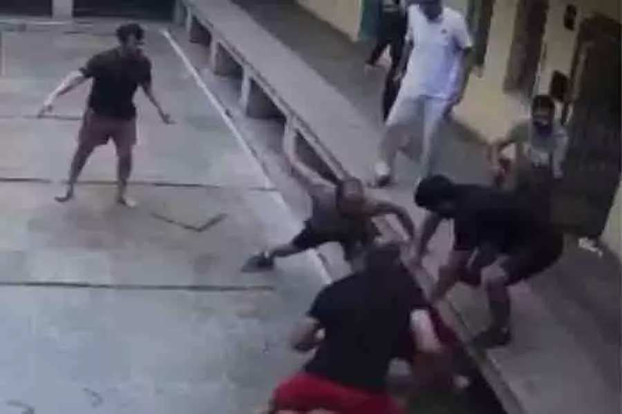 Gangster stabbed to death in Tihar Jail, watch LIVE VIDEO of the murder