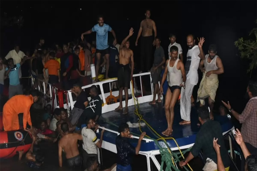 Kerala: 22 Dead After Tourist Houseboat Capsizes In Malappuram, Rescue Operations Underway