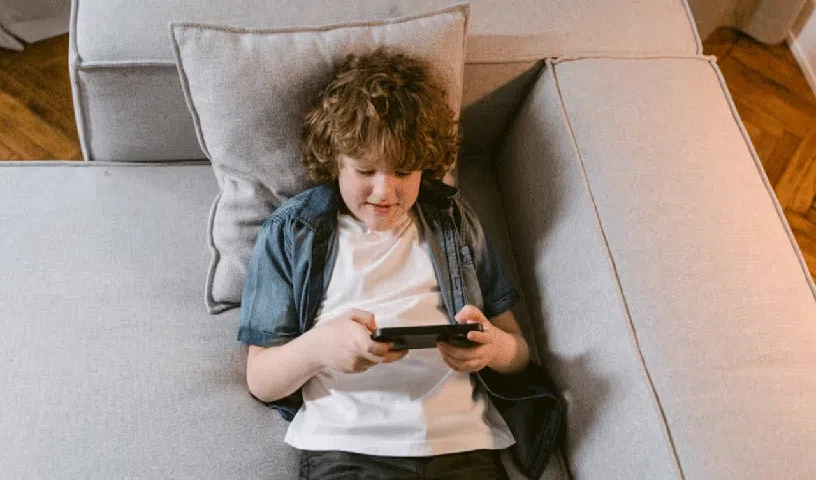 Smartphones may exacerbate mental health problems in children