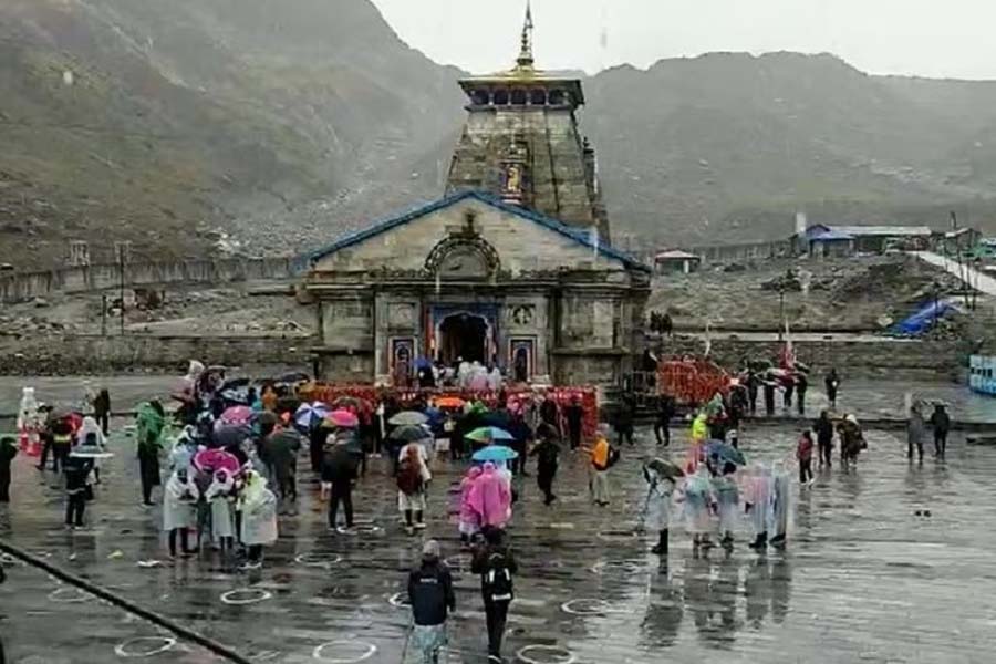 Weather Alert: Continuous rain and snowfall, administration closed some roads
