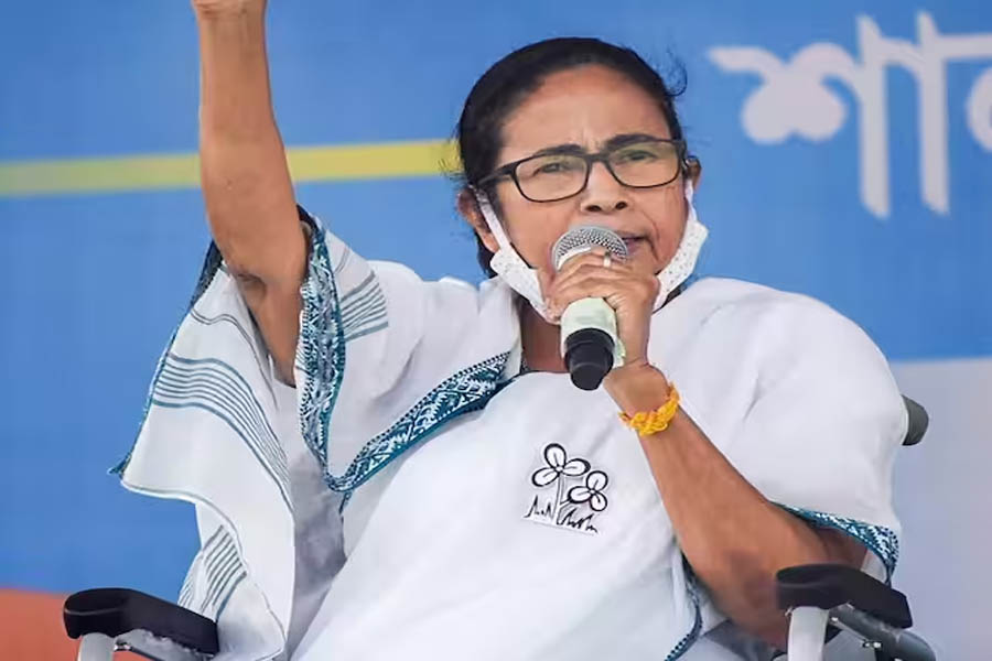 Mamta Banerjee condemned the misbehavior with the wrestlers
