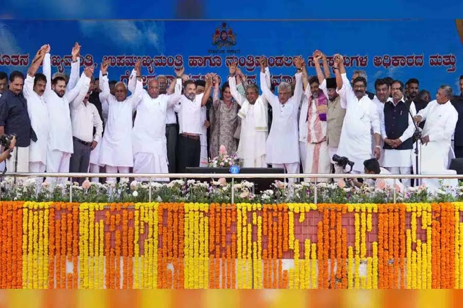 24 ministers of Siddaramaiah-led govt take oath in Karnataka
