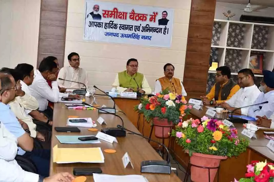 The Chief Minister gave instructions to make circuit houses in all the districts