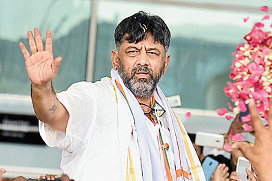Prominent Vokkaliga Seer BackS DK Shivakumar’s Candidature For Karnataka CM