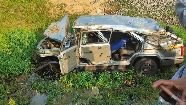 2 critical as Bolero falls into ditch after losing control in Paradip, CCTV footage surfaces