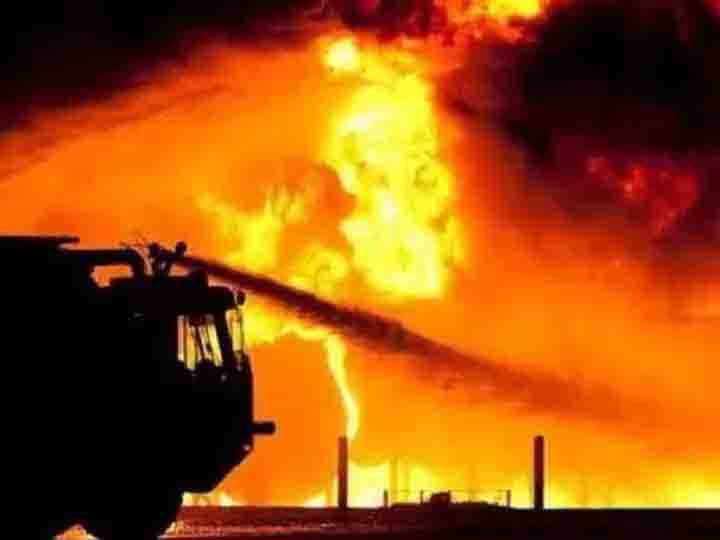 Fierce fire in sack warehouse