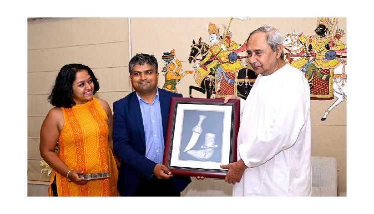 Nonresident Odias from UAE land in Bhubaneswar to thank CM Naveen Patnaik for direct flight