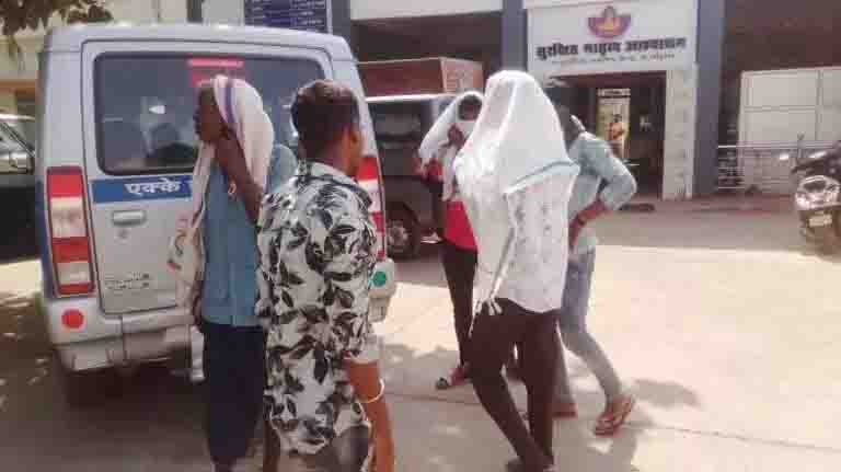 Bees bitten many laborers, there was chaos during MNREGA work