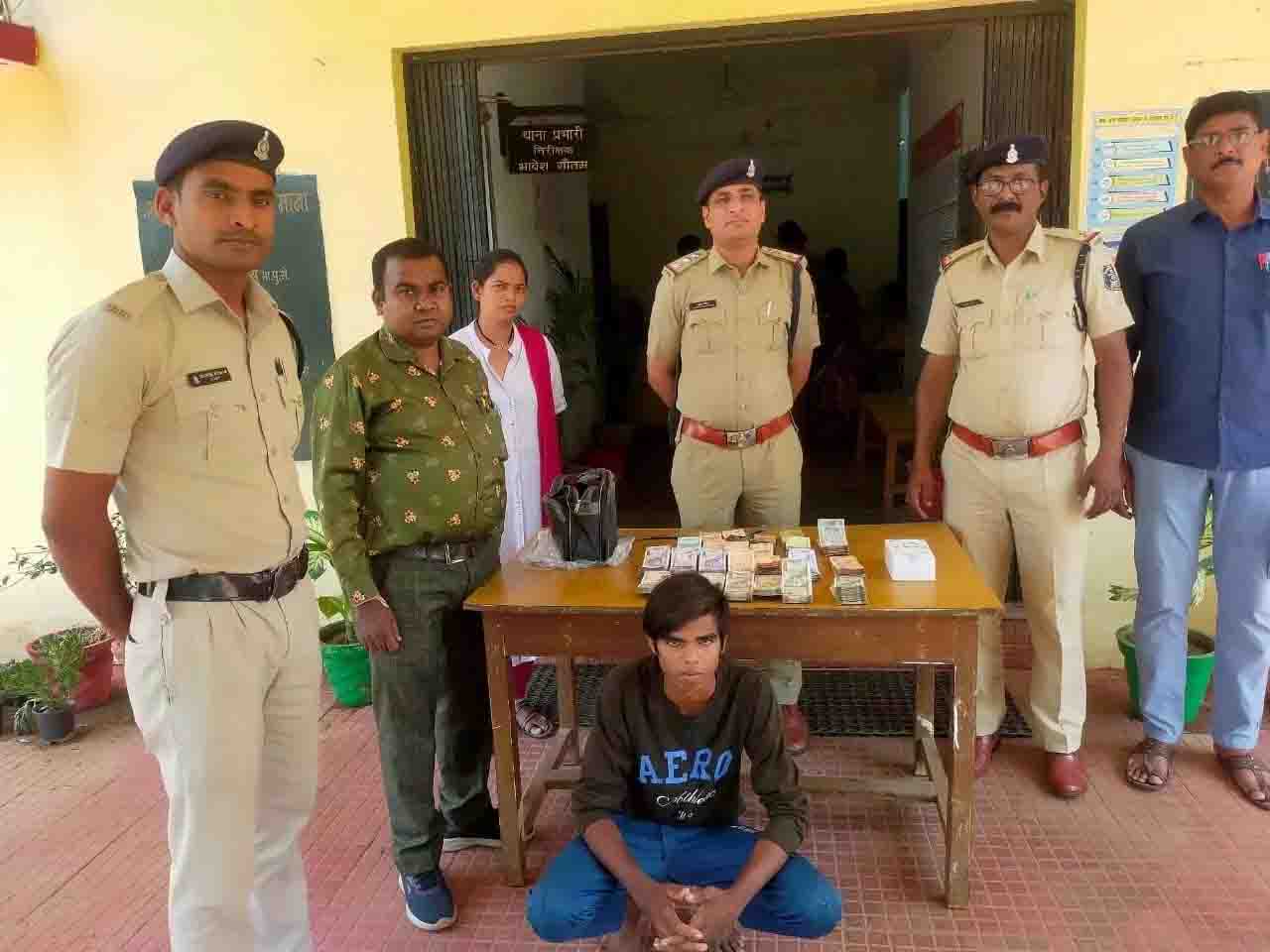 The employee had stolen 5 lakh cash from the shop, arrested on the complaint of the businessman