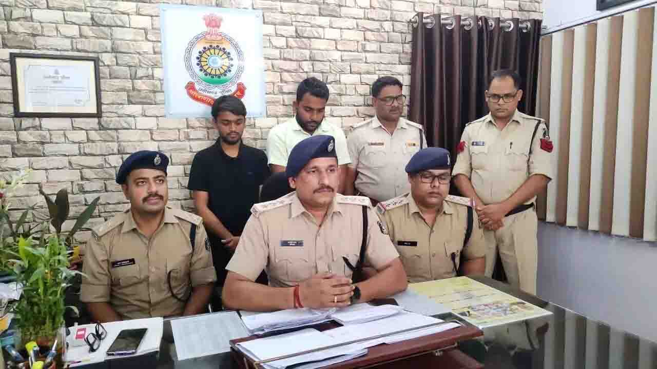 2 bookies arrested for betting money on IPL final match