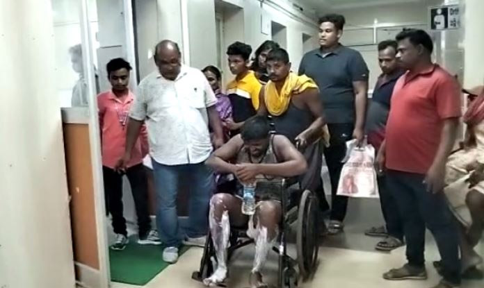 2 critical in Puri Srimandira after hot dal falls on them