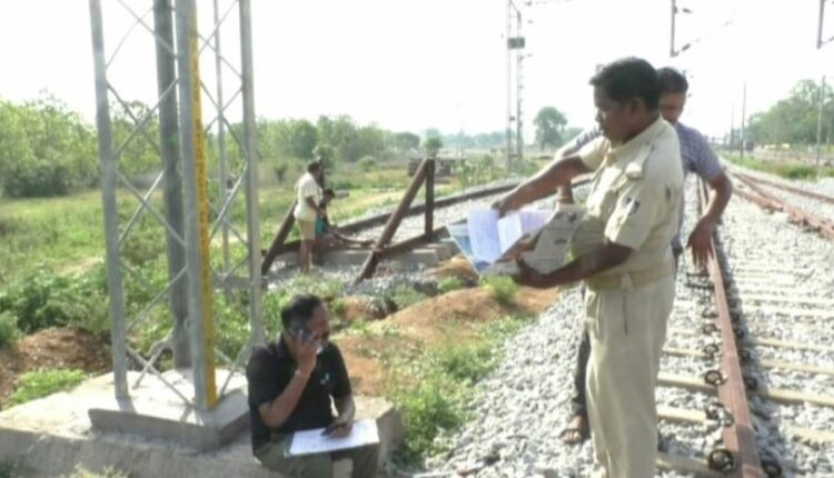 Mutilated body of youth found near railway track in Odisha’s Balangir dist