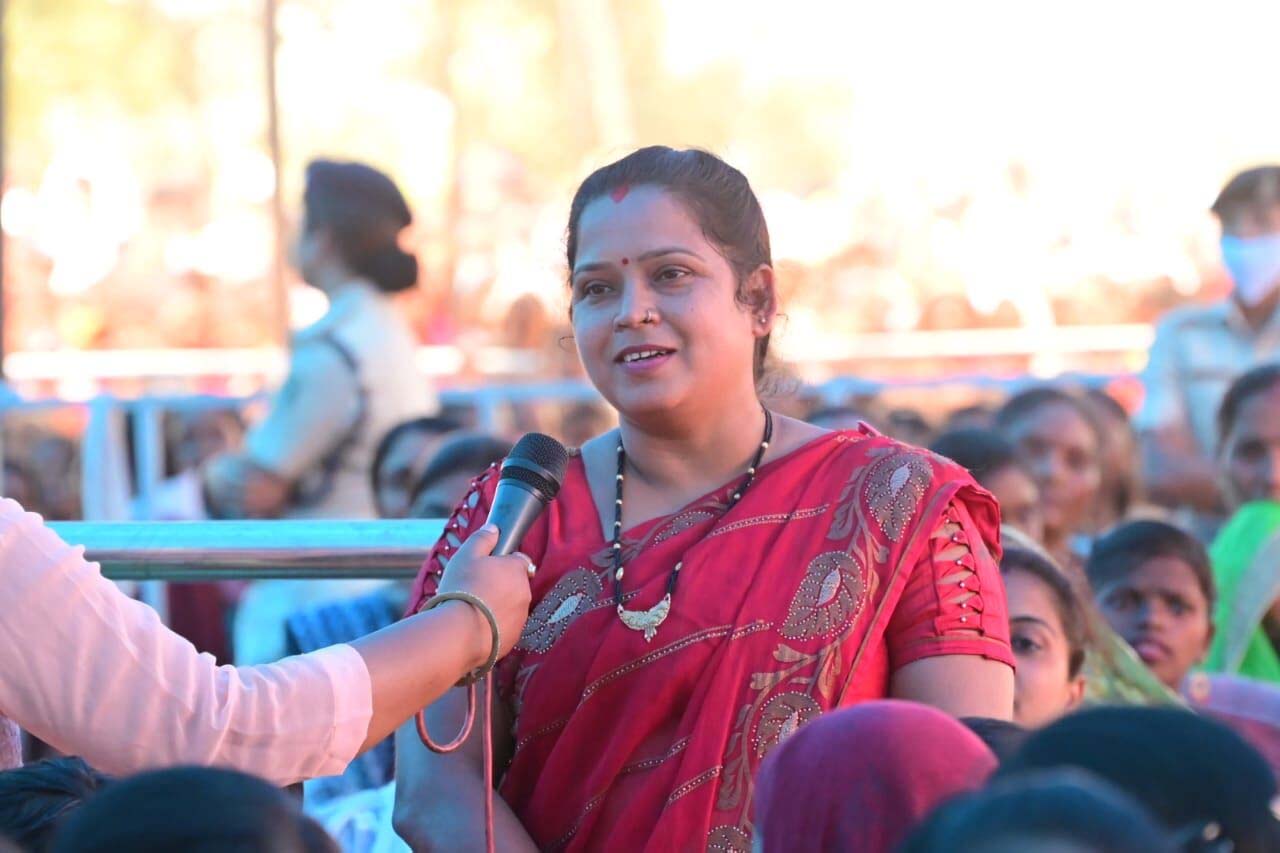 Gas cylinder is expensive, this woman takes it once in 5 months
