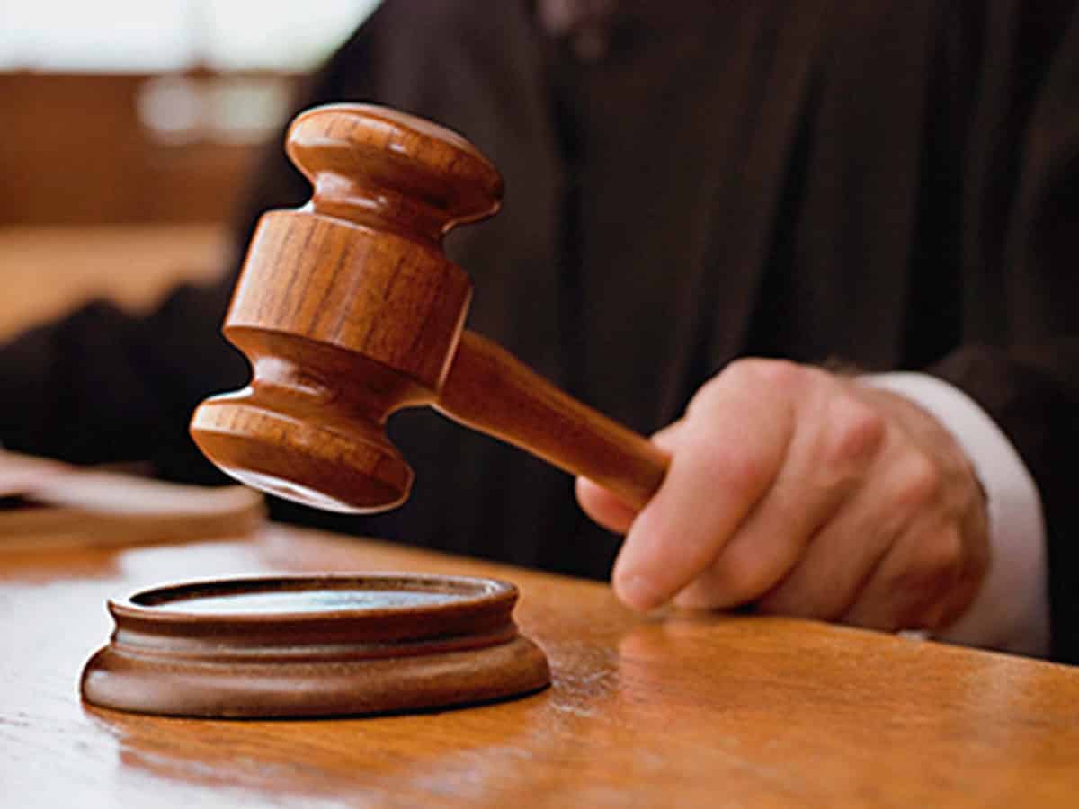 Court dismisses charges against burkha-clad women arrested in jewellery swap case