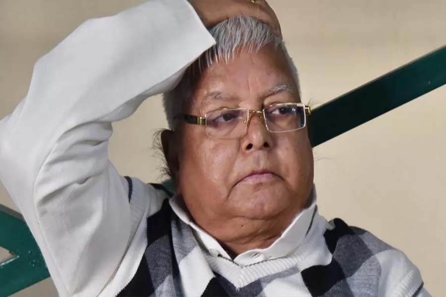 Lalu Returns To Patna From Delhi