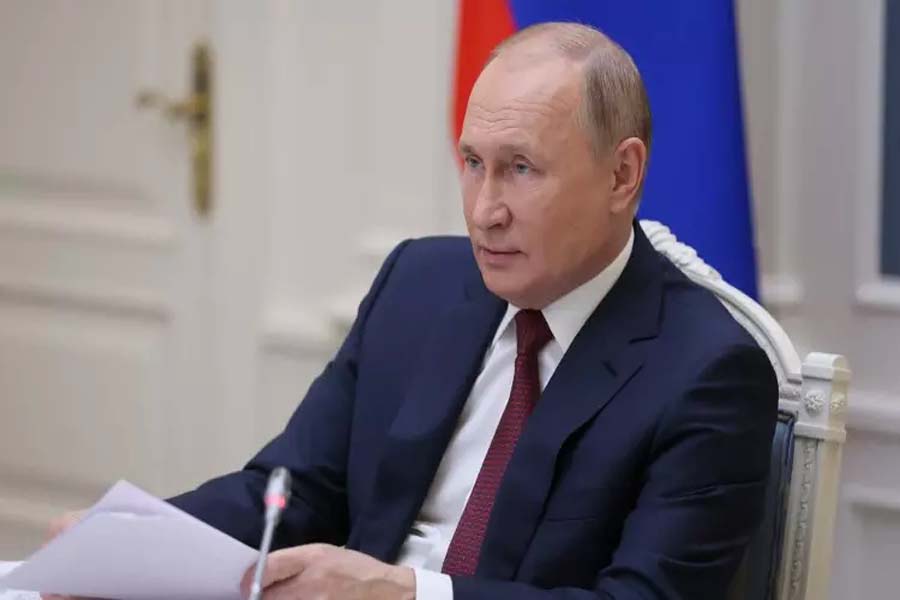Putin orders border security to ensure “fast movement” into Ukraine