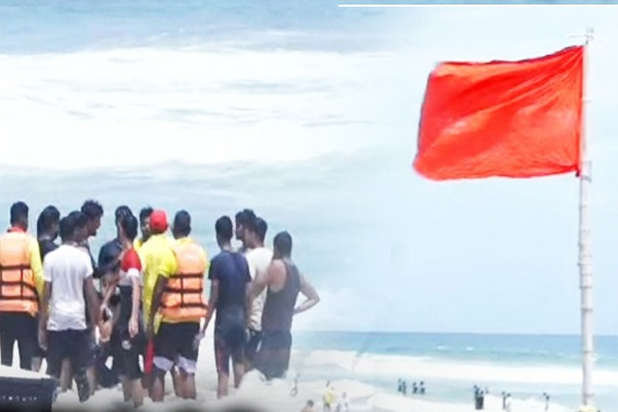 4 dead in 2 days in Puri sea, red flags and ropes put up