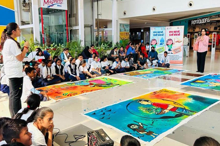 Raipur : Eco Club students set World Record with “Largest Painting Made with Cow Dung Paint”