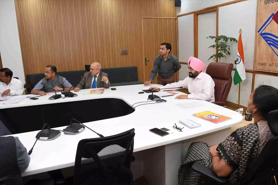 Chief Secretary took a meeting for online training