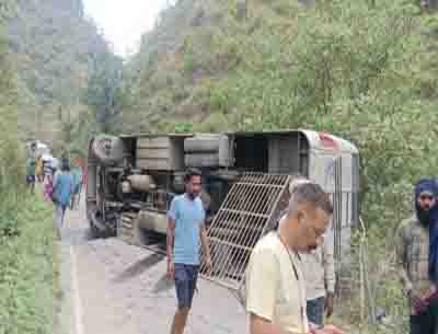 Rajasthan pilgrims returning from Badrinath bus overturned, 15 injured