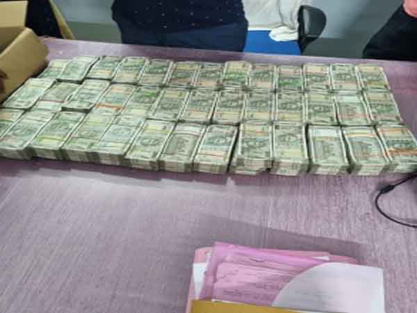 odisha vigilance got 3 crore cash during raid on an officer