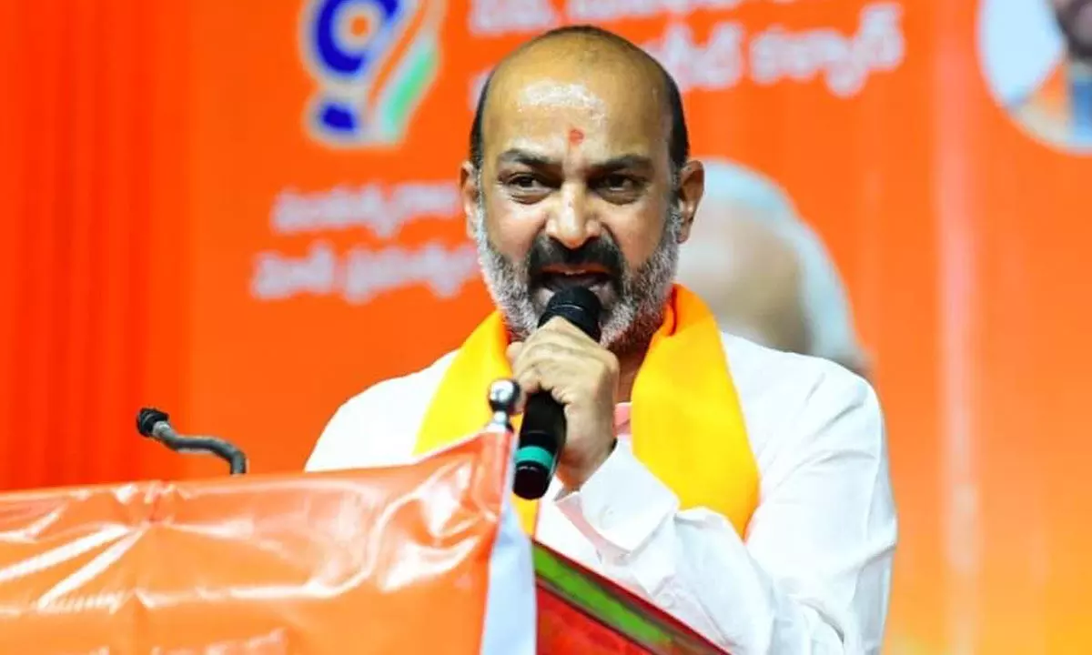 Prisoner Sanjay Kumar reprimands KCR for insulting PV