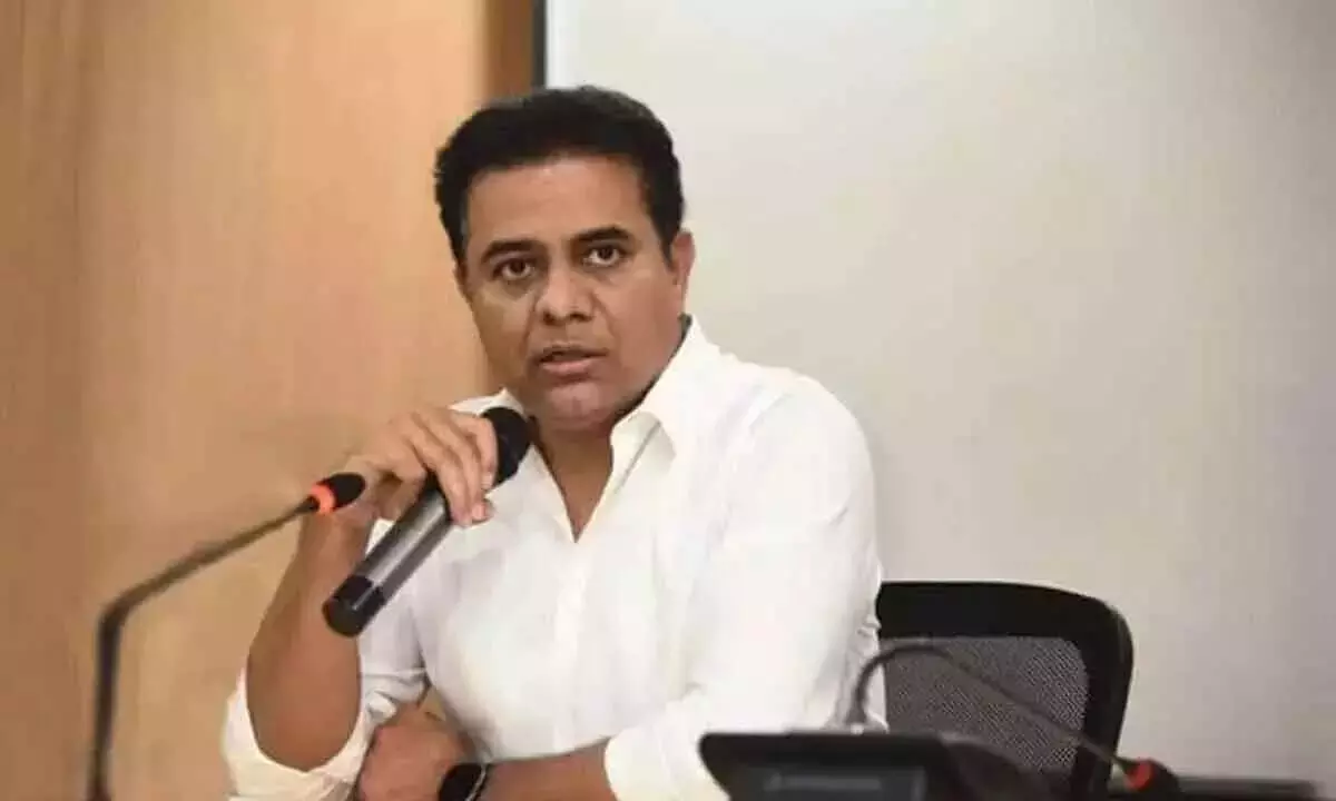 KTR reaches Mulugu to attend K Jagadish’s funeral