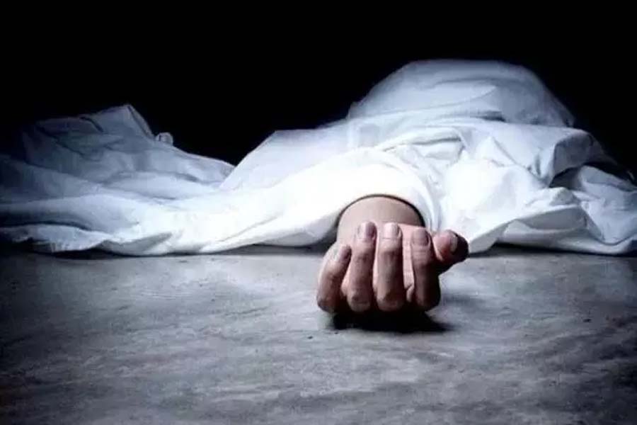 Sacked magistrate dies in suspicious condition