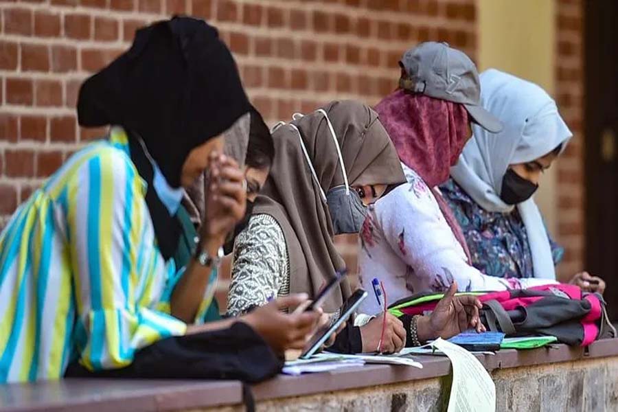 College On Wheels: 1,100 Women Students From J&K To Go On Educational Tour Across India