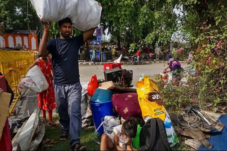Authorities demolish shanties near Delhi’ Pragati Maidan