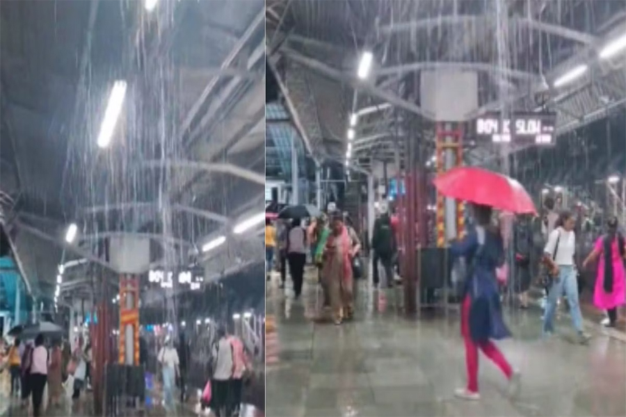 Mumbai Rains: Water Leaks From Roof Of Mulund Railway Station As City Witnesses Heavy Rainfall