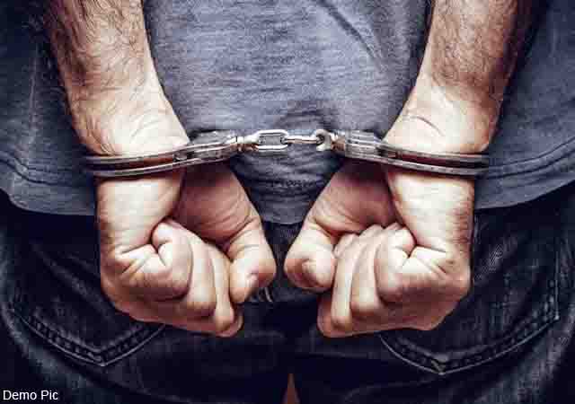 STF action: 4 including mother-son caught selling heroin