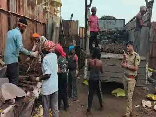 Simultaneous raid on 40 junkyards, large scale stolen iron seized