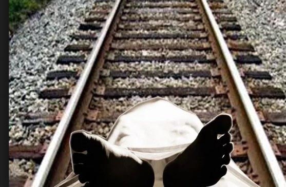 Tired of fighting with her husband, the woman cut herself off from the train
