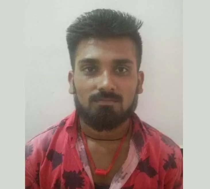 Cyber ​​cell action against bookie, caught with cash and dot pen
