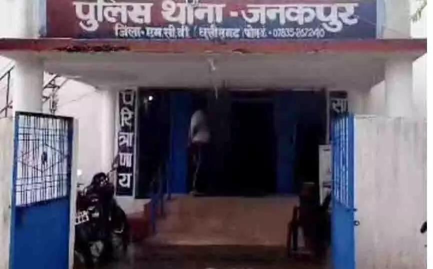 Lightning struck the police station, many policemen injured